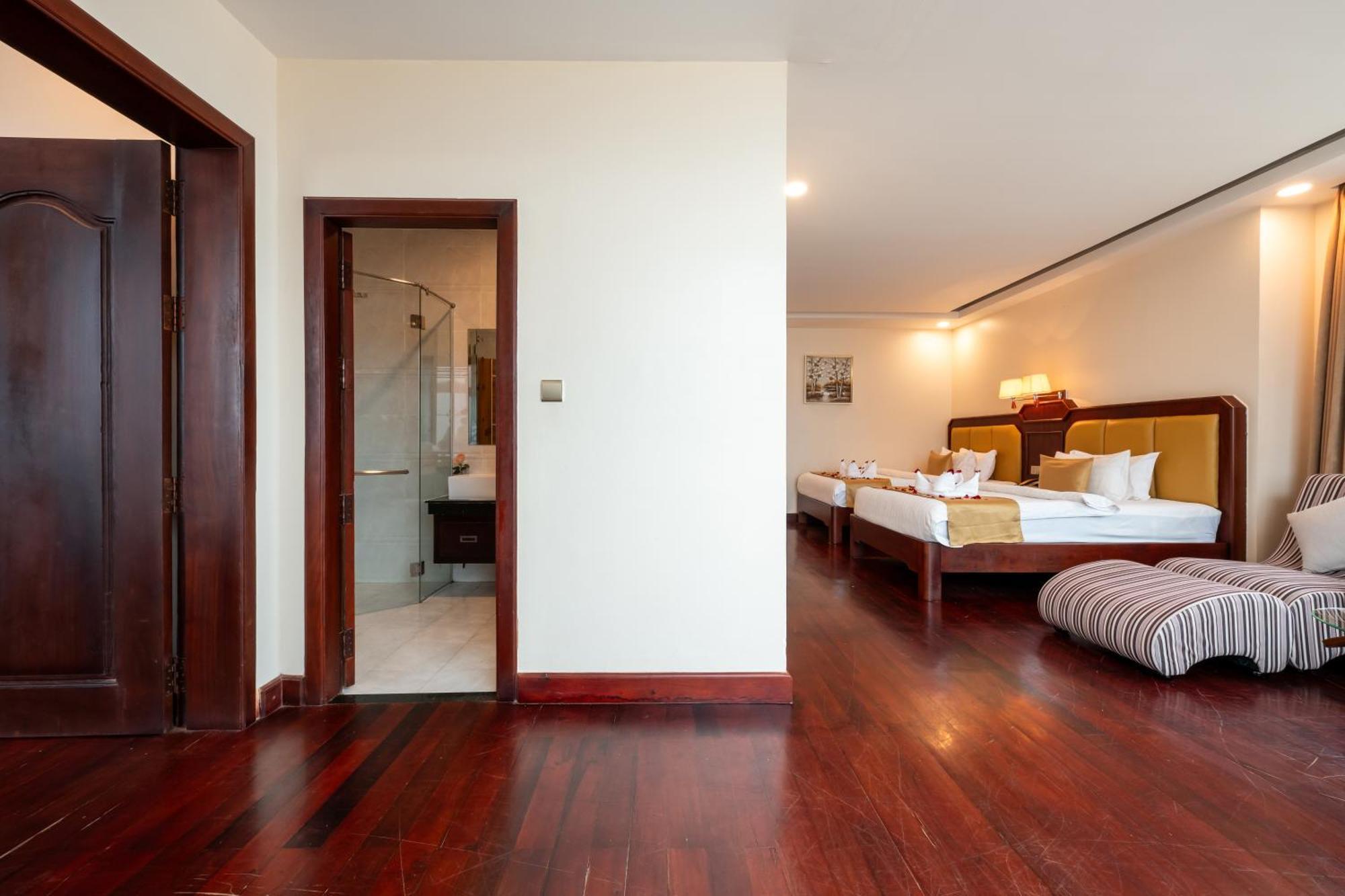 Hotel Lbn Asian